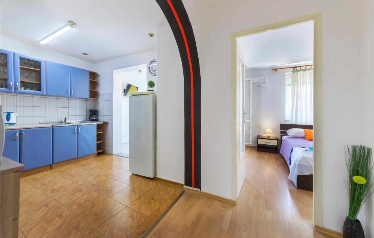 Nice Apartment In Pula With Kitchen Exterior foto