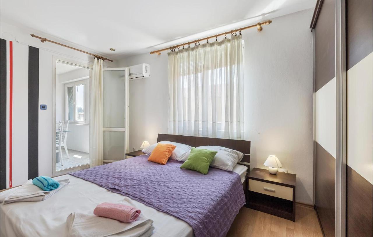Nice Apartment In Pula With Kitchen Exterior foto